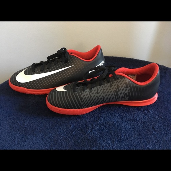 Nike Mercurial VortexIII IC Black/Red/Grey ⚽️sz 5Y - Picture 7 of 8